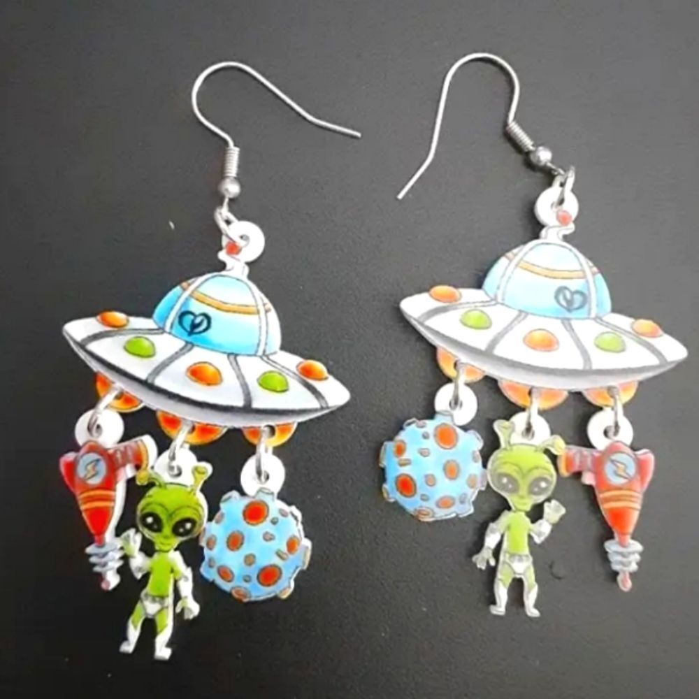 Hand crafted dangle earrings - Picture 6 of 8